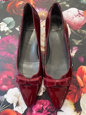 Stuart Weitzman Women's Burgundy Patent Pointed-Toe Flats with Bow Accent